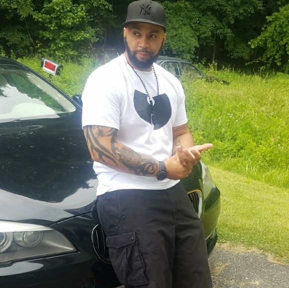 BRAND NEW WU - TANG TEE!! - Picture 4 of 5